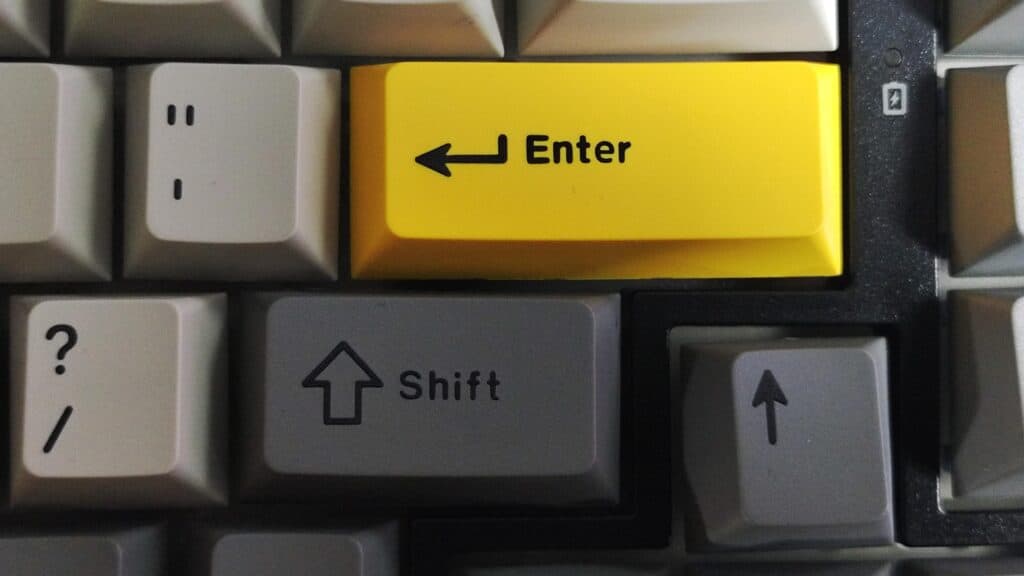 You can see the keycaps looking a little misaligned. Also notice the difference in text thickness on different coloured keycaps.