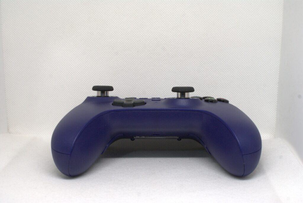 8BitDo Ultimate 2 - bottom