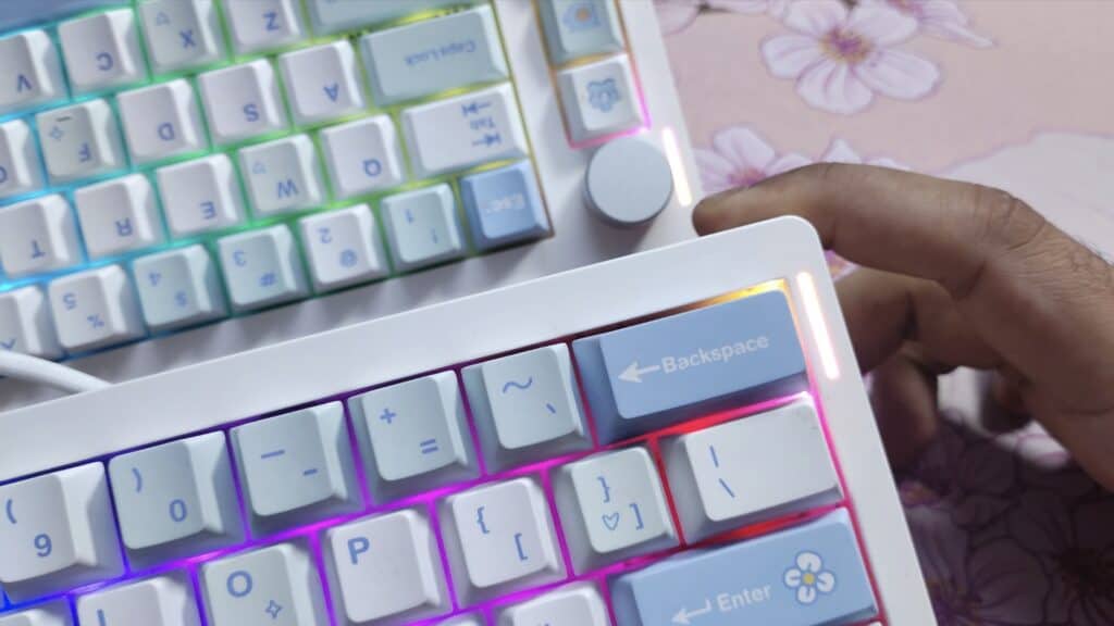 Epomaker Split 70 RGB and knob