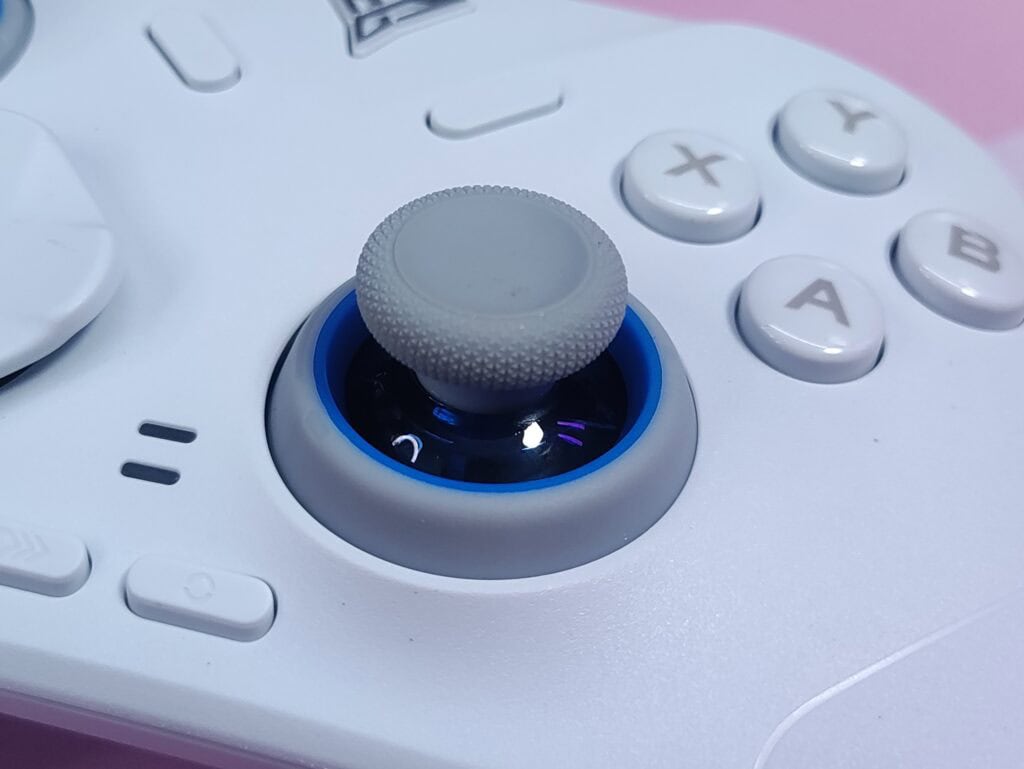 Flydigi Direwolf 4 thumbsticks