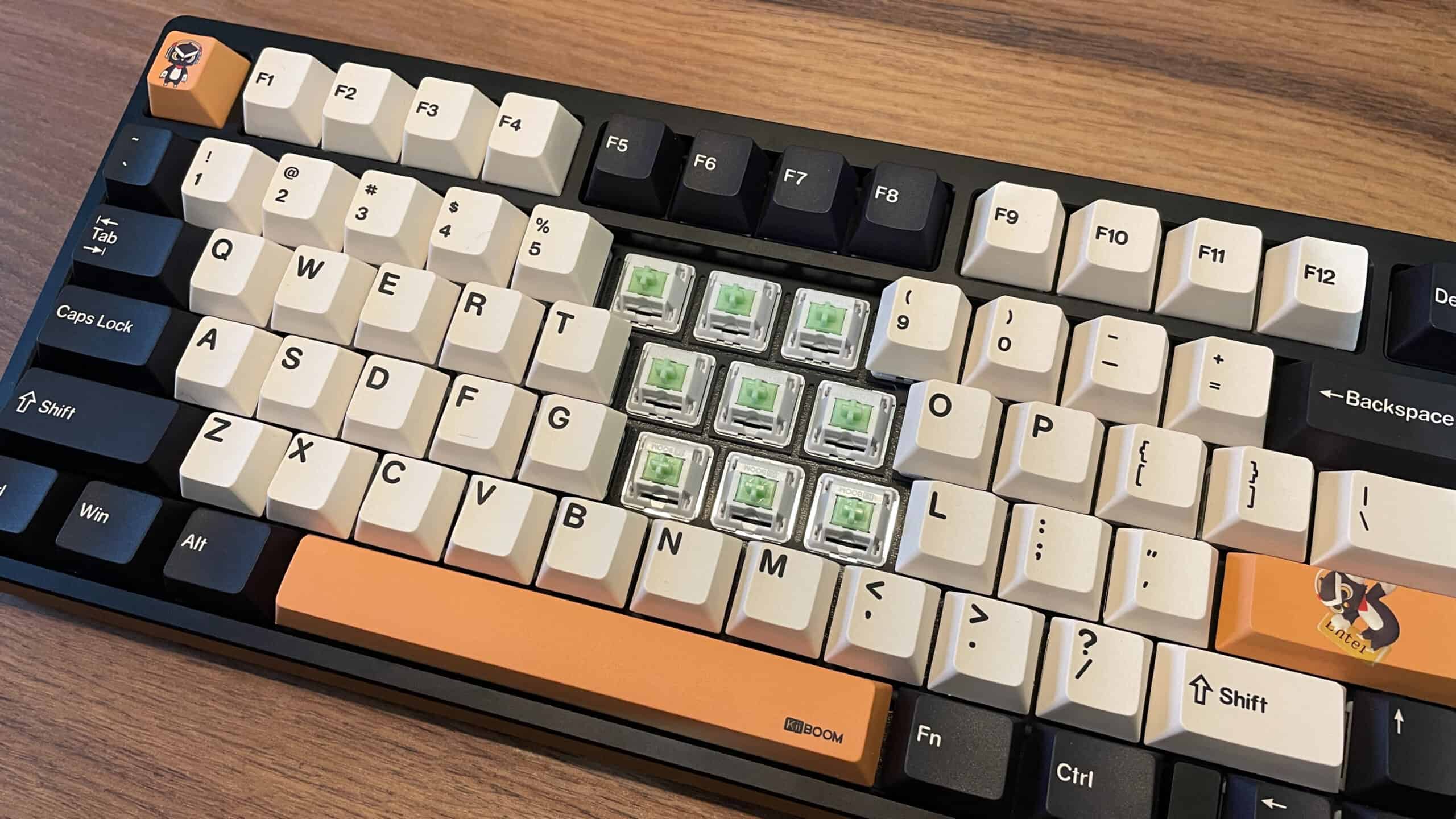 KiiBOOM Moonshadow V2 showin stock switches