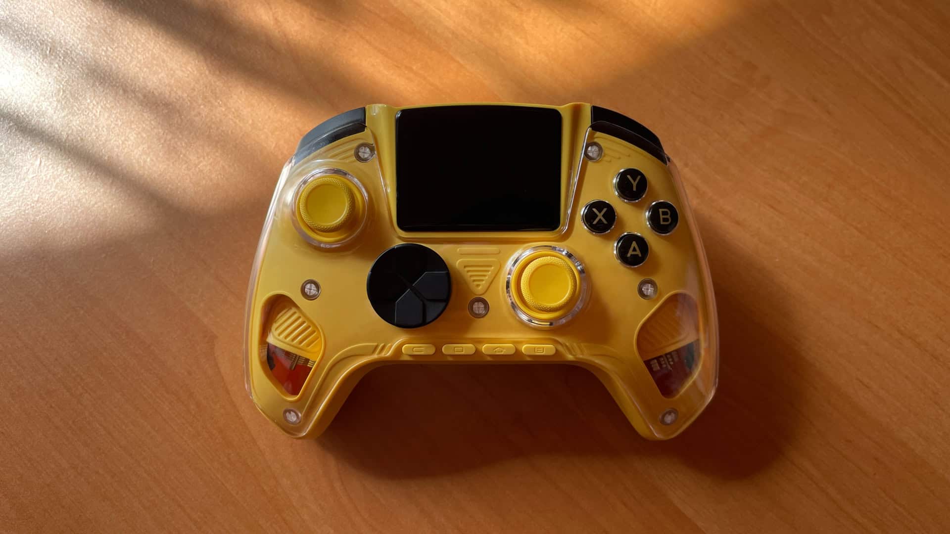 Overall view of the Anbernic RG G01 controller