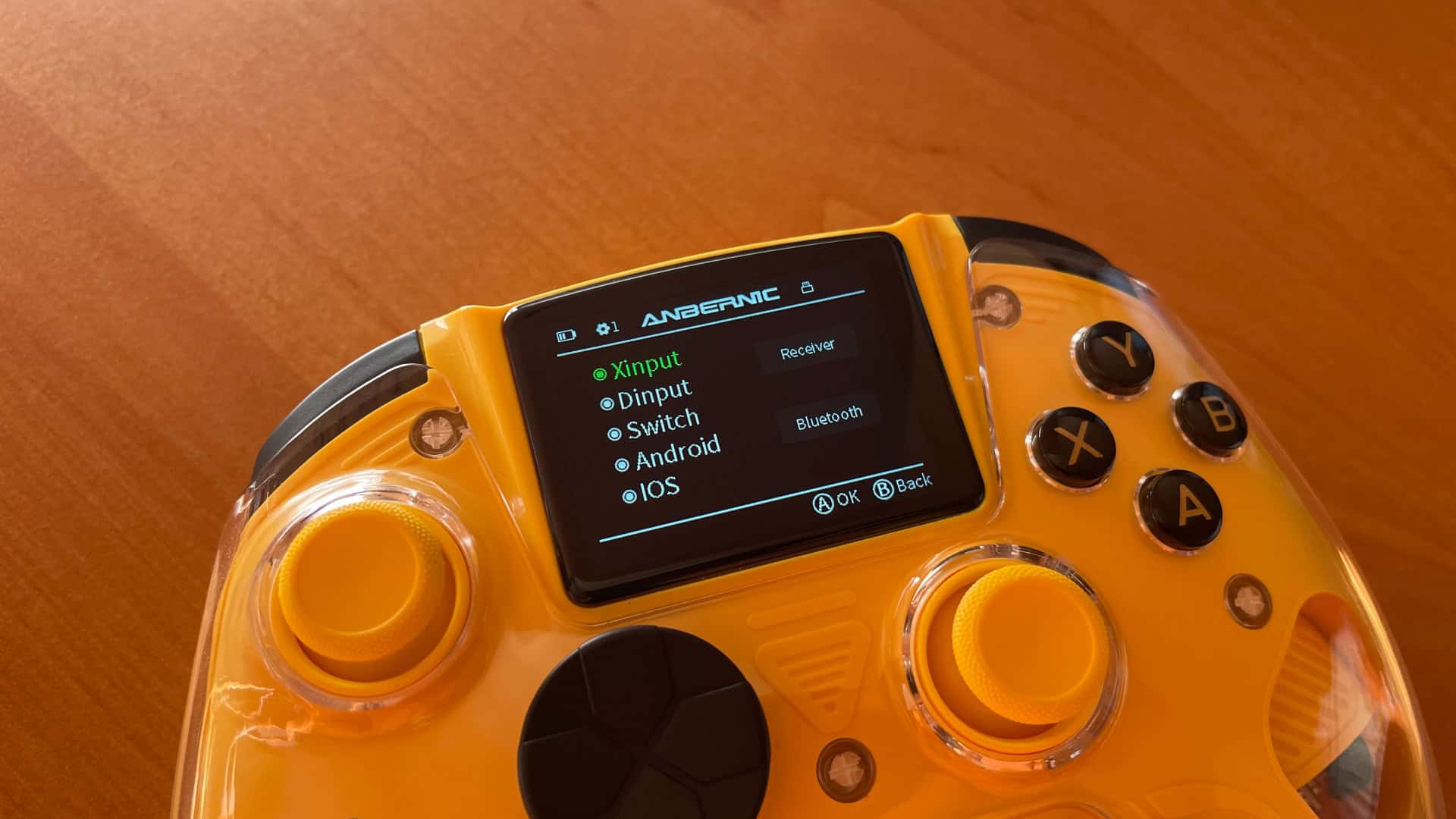 Close-up of the Anbernic RG G01 controller screen displaying various connection options
