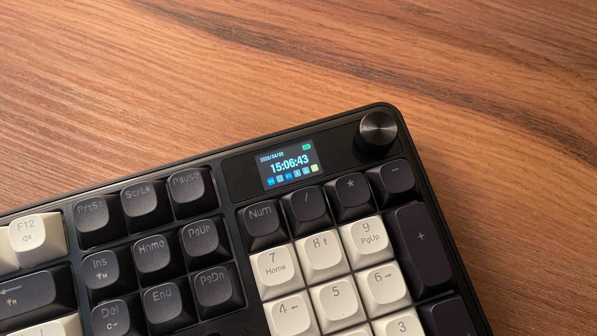 Info dashboard displayed on the built-in screen of the Redragon Wyvern K761 Pro keyboard showing status information.