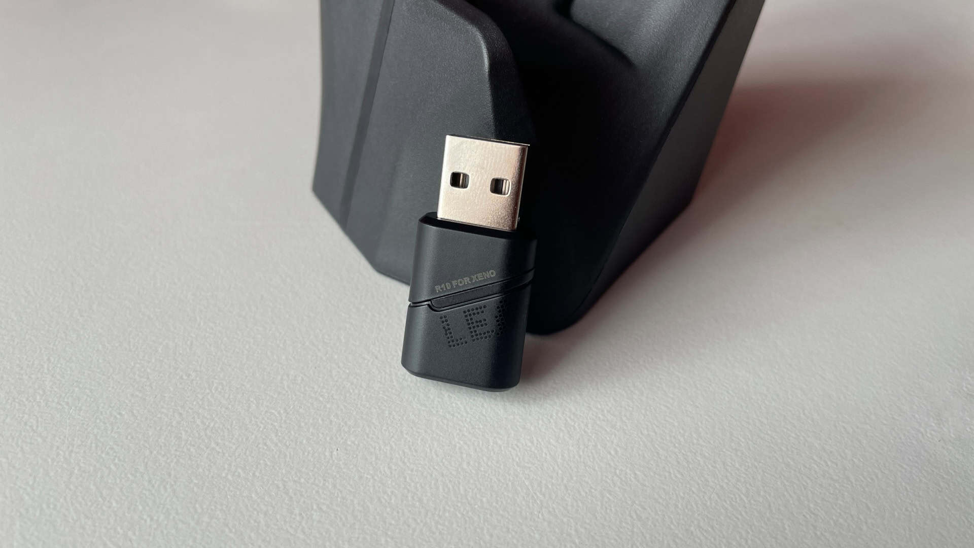 Leadjoy Xeno Plus 2.4GHz USB wireless dongle close-up