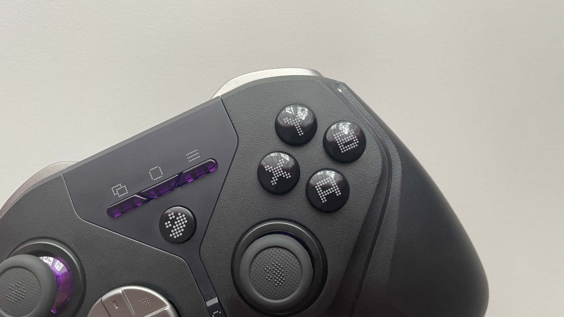 A close-up view of the Leadjoy Xeno Plus controller showing its enlarged ABXY buttons.