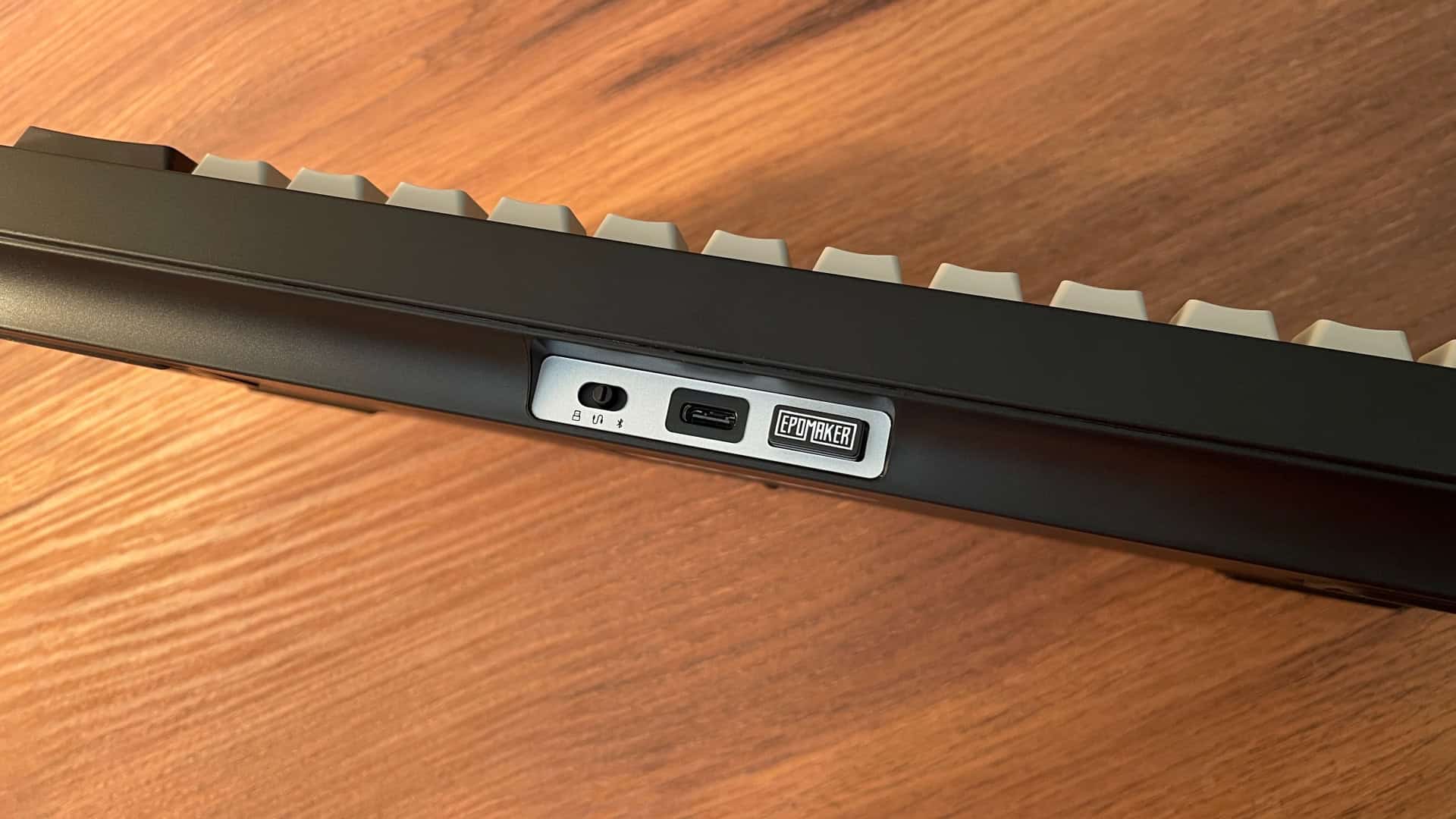 Alt text:
Rear side view of the Epomaker Hack59 mechanical keyboard, showing the back edge and overall case design from behind.