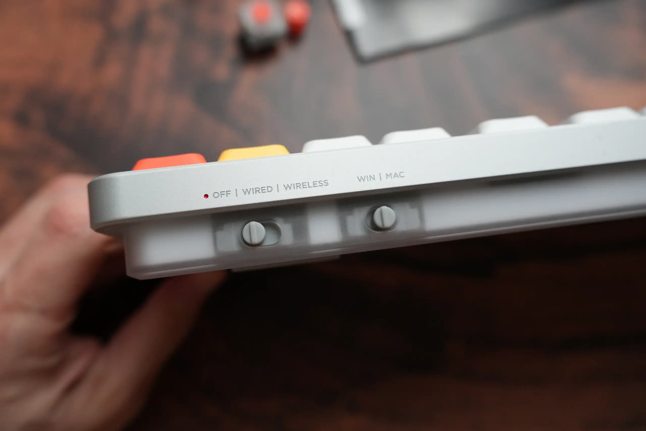 Off, wired, wireless and WIn/Mac switching