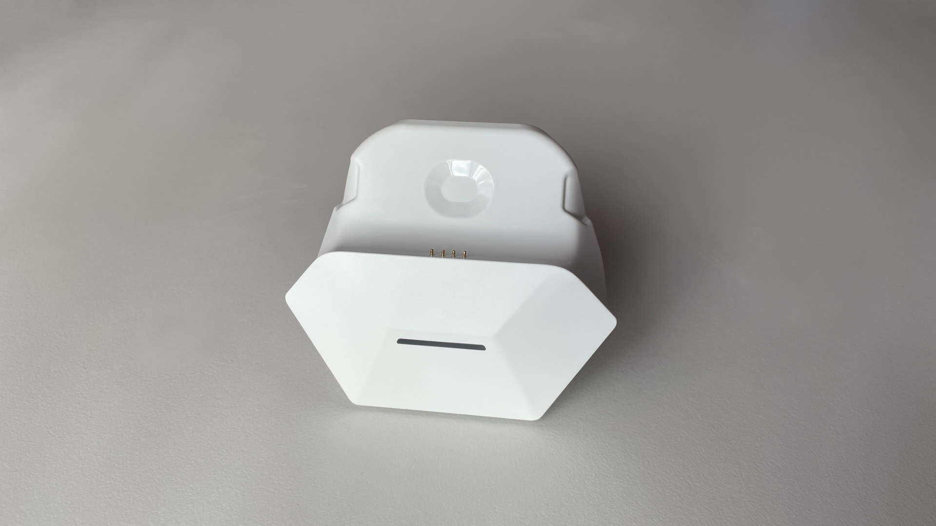 Charging dock for the Fantech Zenith Pro controller, shown as a standalone accessory for charging and storage.