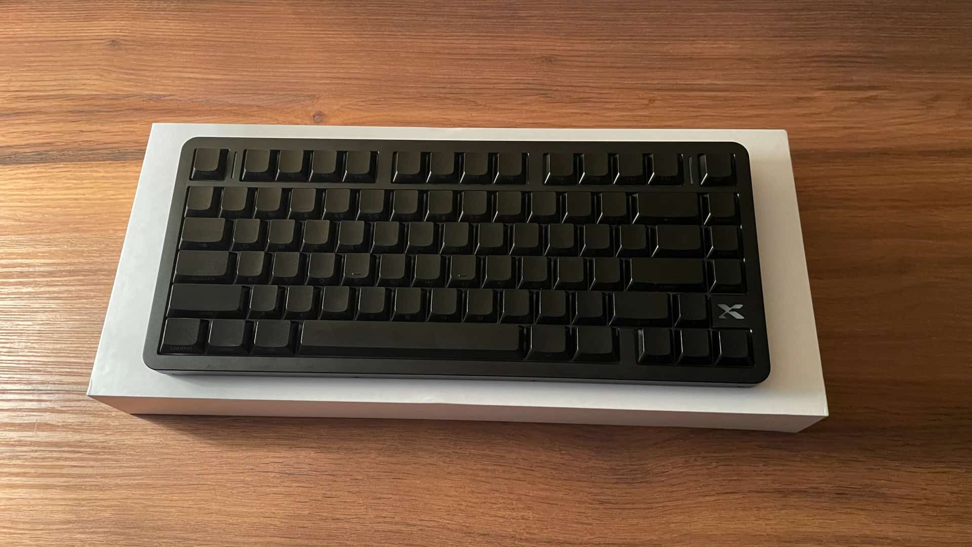 Full view of the XVX L75 Air low-profile mechanical keyboard showcasing its overall design, compact layout, slim profile, and keycap styling.