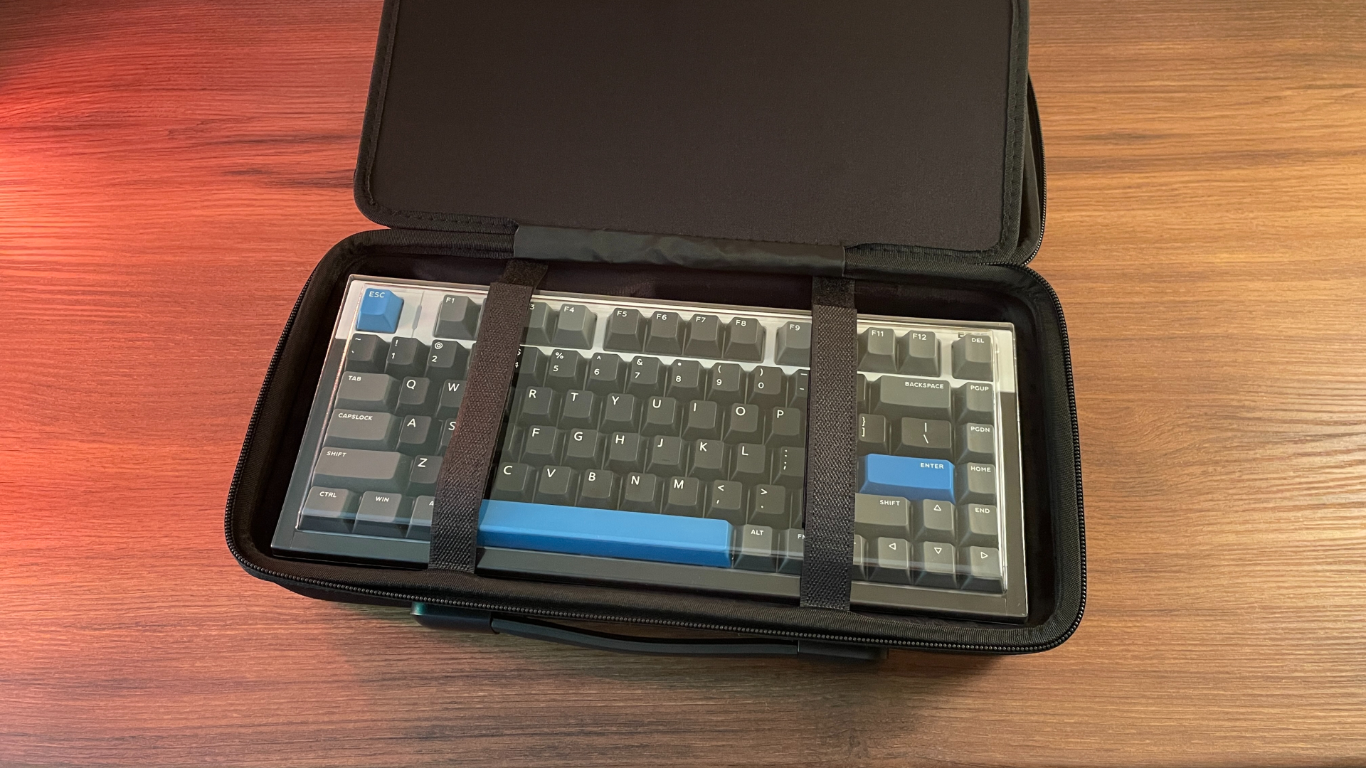 IQUNIX EZ75 Review – Gaming Performance Without Compromise 5 Open hard-shell carrying case with a precision-molded interior designed specifically for the IQUNIX EZ75 mechanical keyboard.