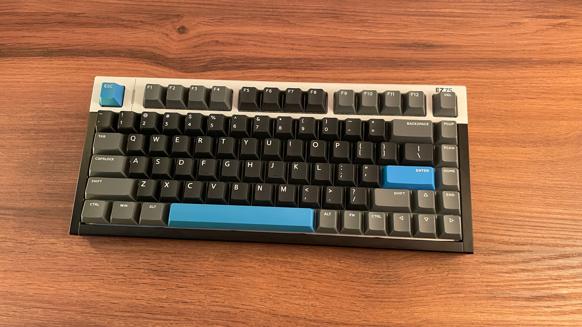 IQUNIX EZ75 Review – Gaming Performance Without Compromise 8 IMG E7466