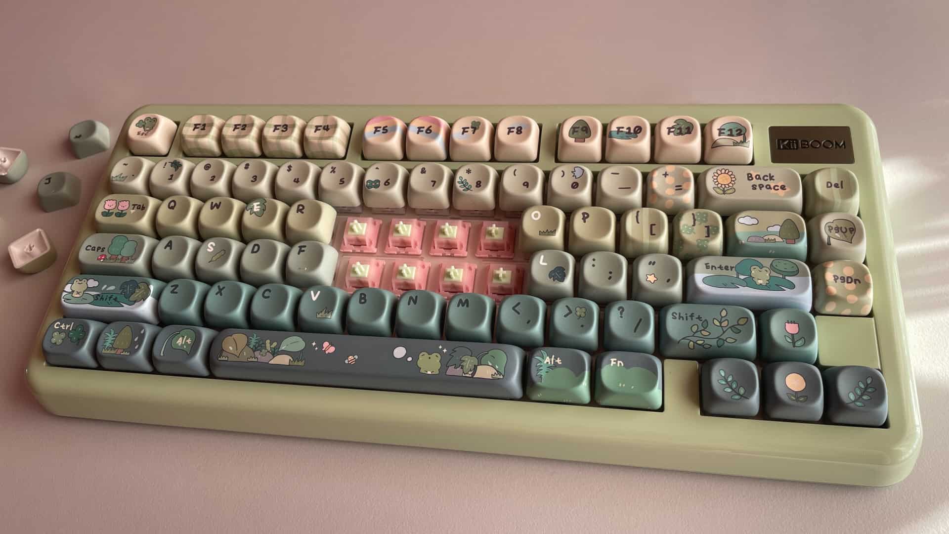 KiiBoom x Strawberryjam1986 Strawberry Jello switches installed in the KiiBOOM Phantom81 Lite mechanical keyboard.