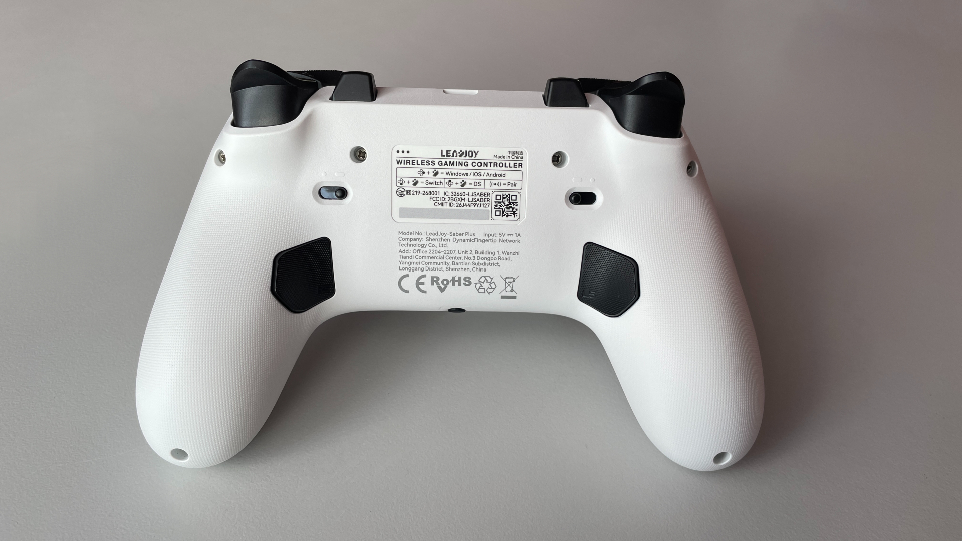 Leadjoy Saber Plus Review – $60 Symmetrical Controller with JS13 Pro TMR Sticks 15 Back view of the Leadjoy Saber Plus controller.