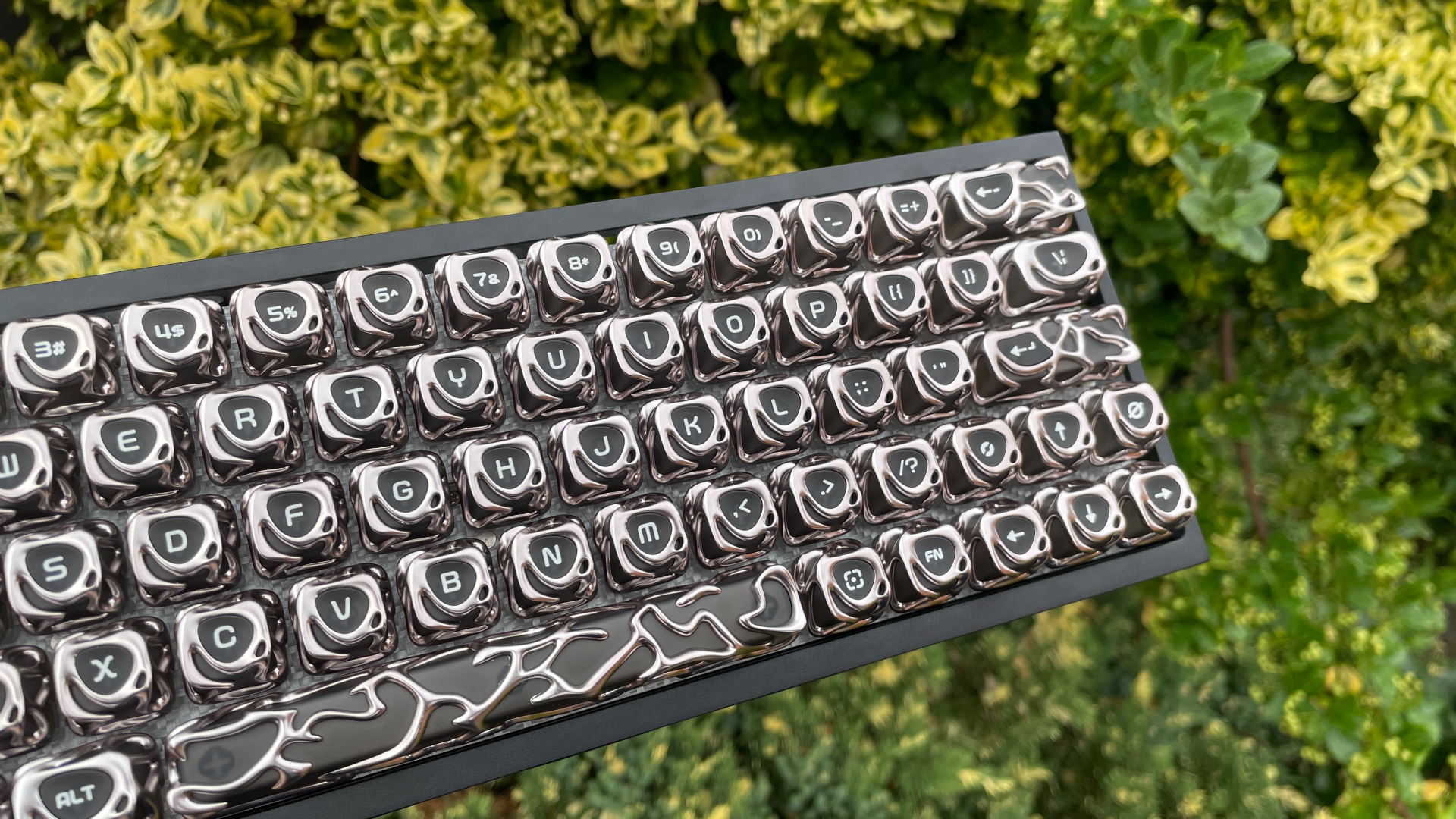 XVX Venom V2 Review – The Most Unique-Looking Keycaps? 15 XVX Venom V2 keycaps installed on the Trooper63 Hall Effect keyboard, showing the overall look of the set.