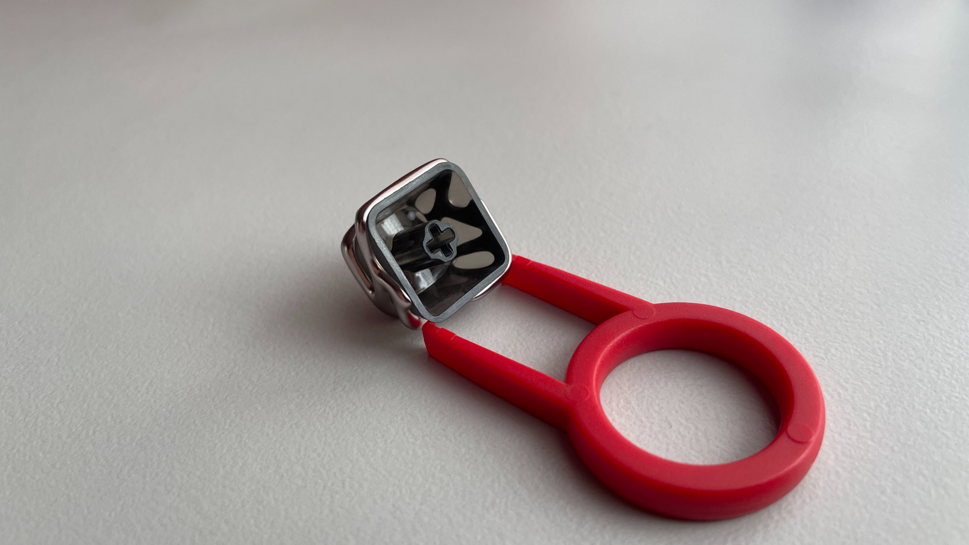 XVX Venom V2 Review – The Most Unique-Looking Keycaps? 9 Underside view of a keycap, showing its internal structure and stem.