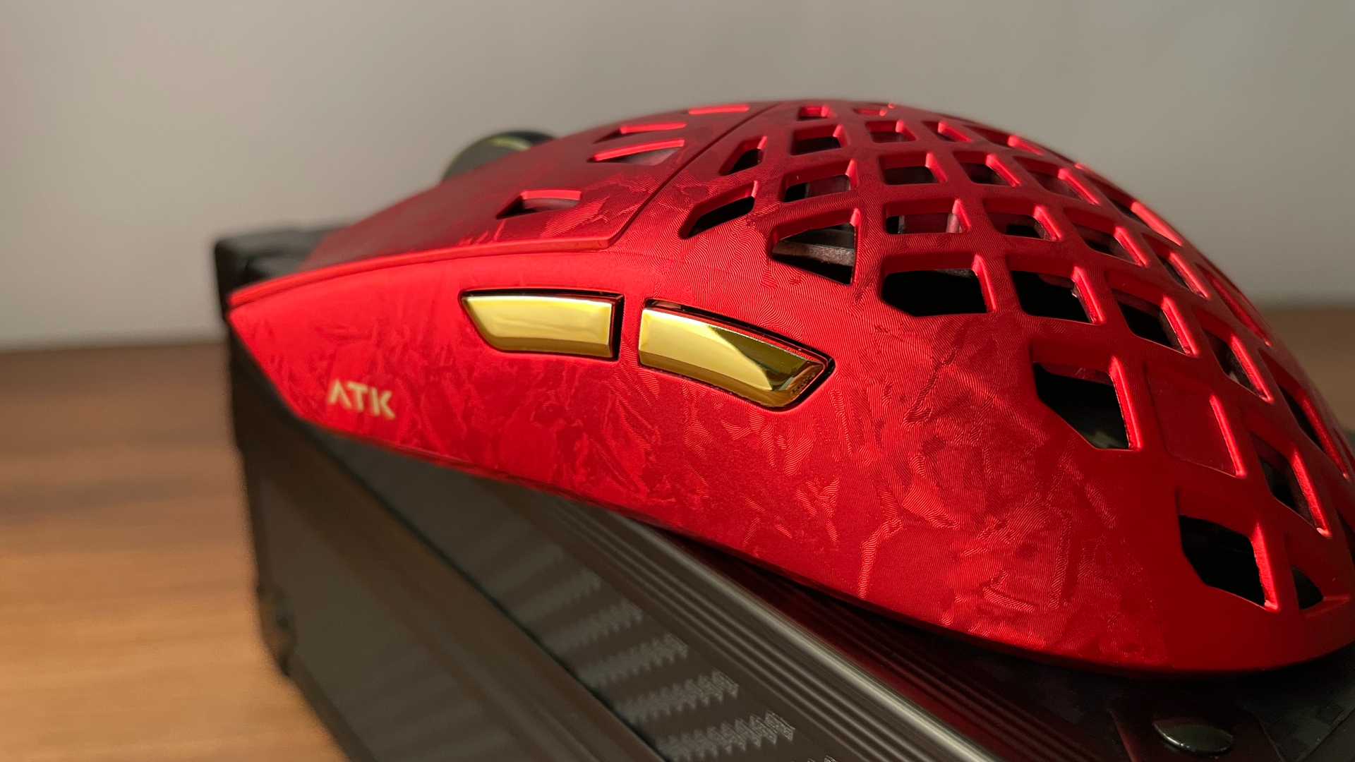 ATK Ghost Review – A Distinctive Take on the Lightweight Carbon Fiber Gaming Mouse 16 Close-up of the left side of the ATK Ghost gaming mouse showing the side buttons.