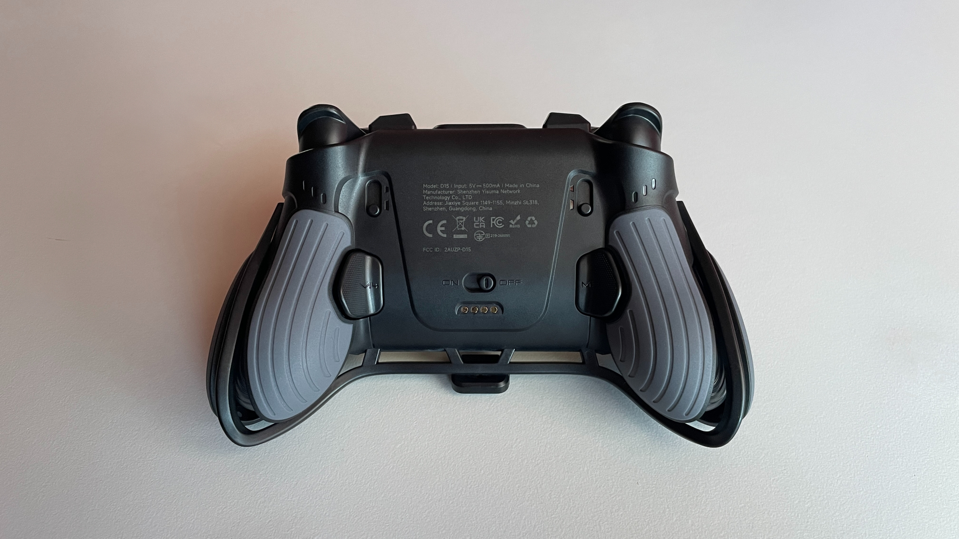 EasySMX Dune 8K Review – A Close Encounter with a One-of-a-Kind Controller 24 Back view of the EasySMX Dune 8K controller.