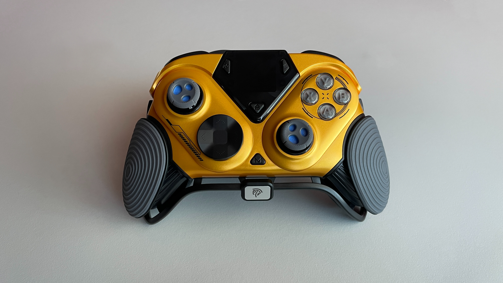 EasySMX Dune 8K Review – A Close Encounter with a One-of-a-Kind Controller 12 EasySMX Dune 8K controller.